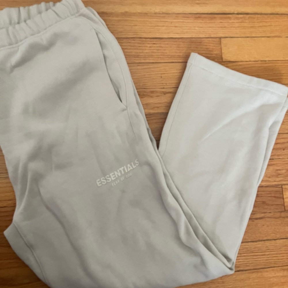 Fear of god essentials relaxed pants size large never worn